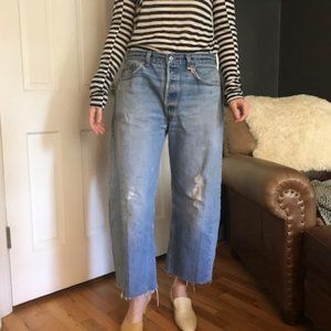 b sides lasso vintage Levi jean - size 27 EUC
